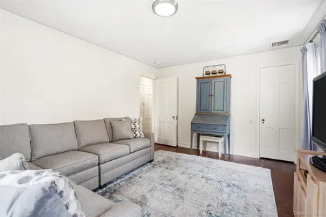 325 Frank Avenue Mamaroneck NY 10543