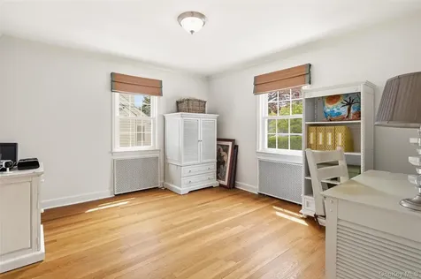 325 Frank Avenue Mamaroneck NY 10543