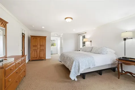 325 Frank Avenue Mamaroneck NY 10543