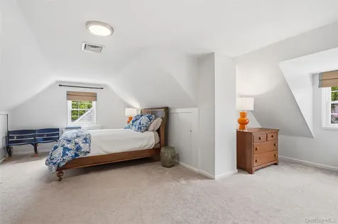 325 Frank Avenue Mamaroneck NY 10543