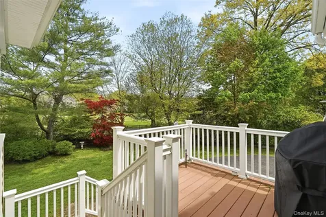 325 Frank Avenue Mamaroneck NY 10543