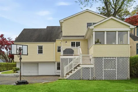 325 Frank Avenue Mamaroneck NY 10543