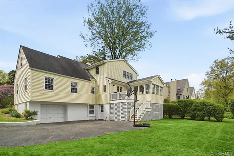 325 Frank Avenue Mamaroneck NY 10543