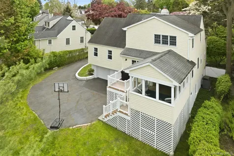 325 Frank Avenue Mamaroneck NY 10543