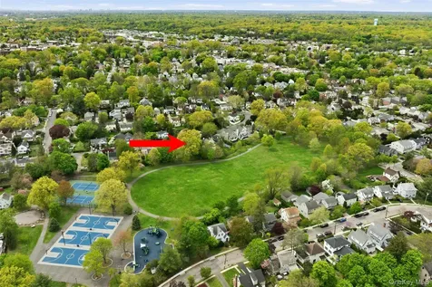 325 Frank Avenue Mamaroneck NY 10543