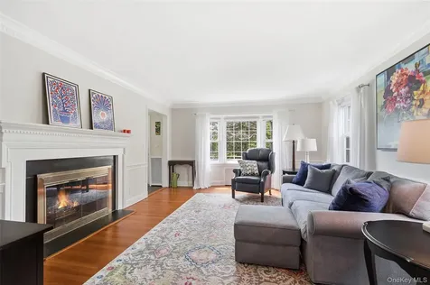 325 Frank Avenue Mamaroneck NY 10543