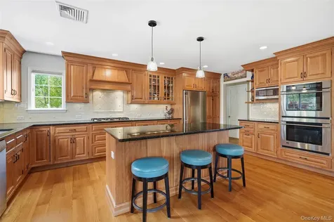 325 Frank Avenue Mamaroneck NY 10543
