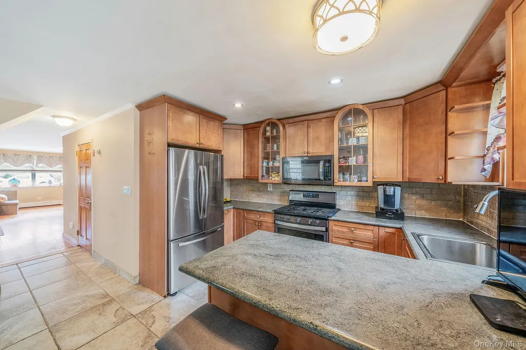 8605 77th Avenue Glendale NY 11385