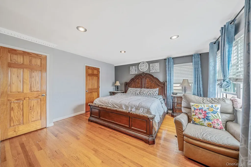 8605 77th Avenue Glendale NY 11385