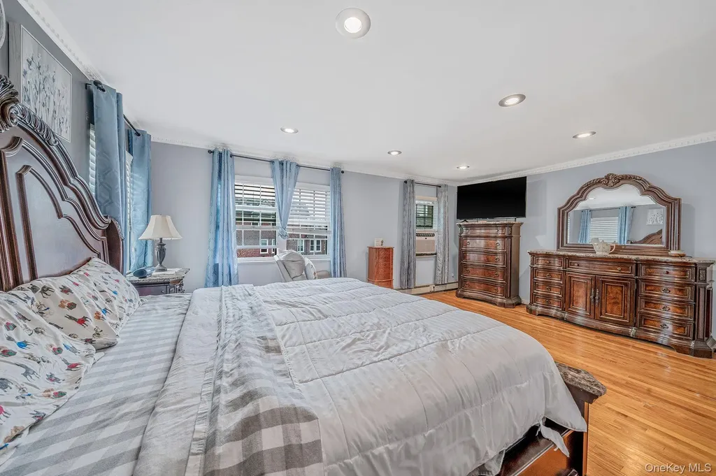 8605 77th Avenue Glendale NY 11385
