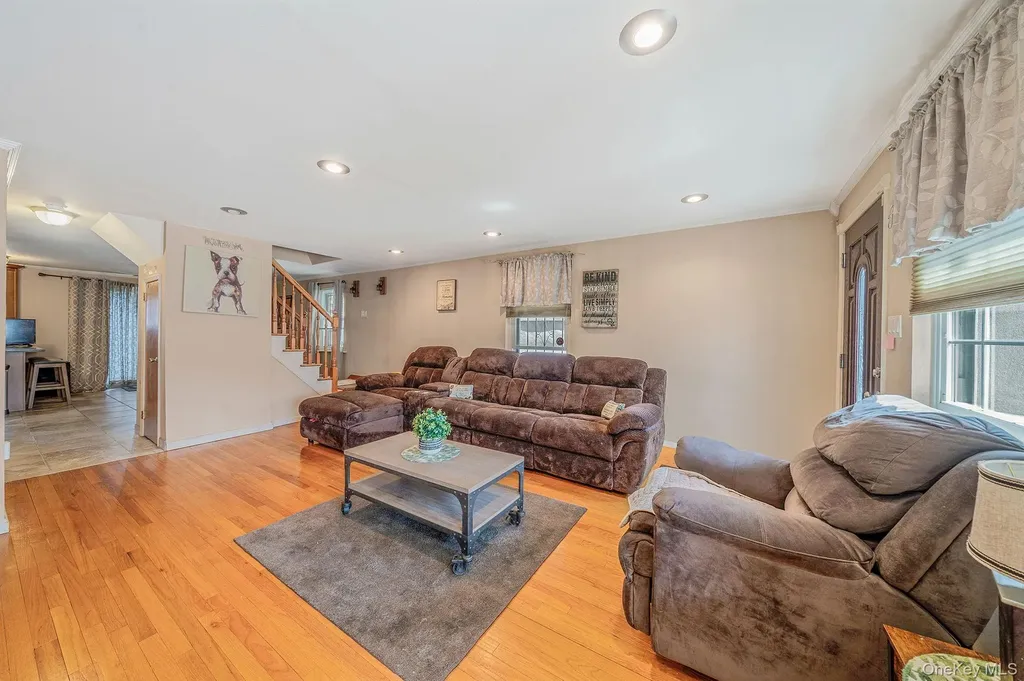 8605 77th Avenue Glendale NY 11385
