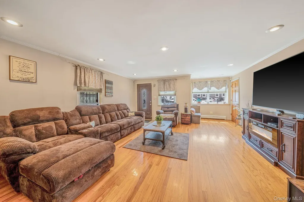 8605 77th Avenue Glendale NY 11385
