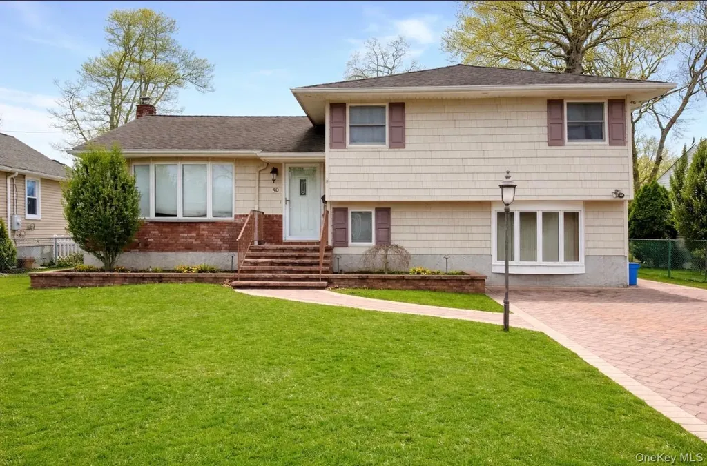 50 Independence Avenue Babylon NY 11702