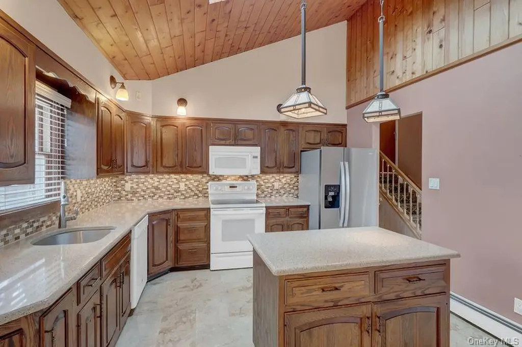 50 Independence Avenue Babylon NY 11702