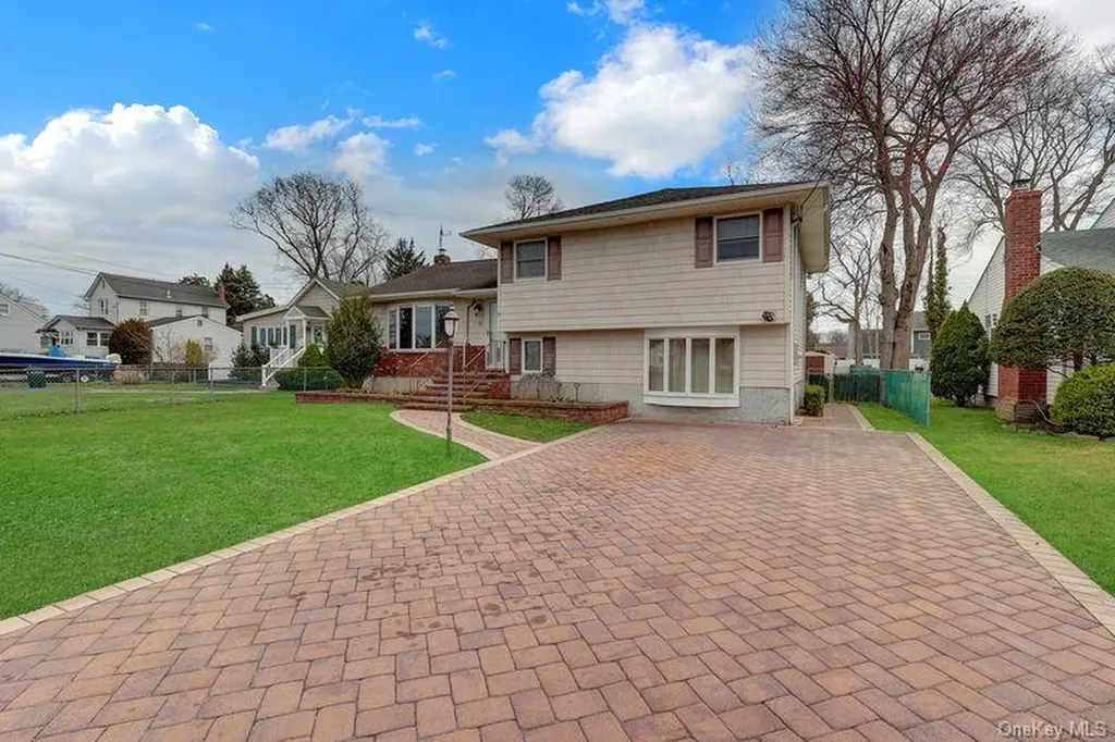 50 Independence Avenue Babylon NY 11702