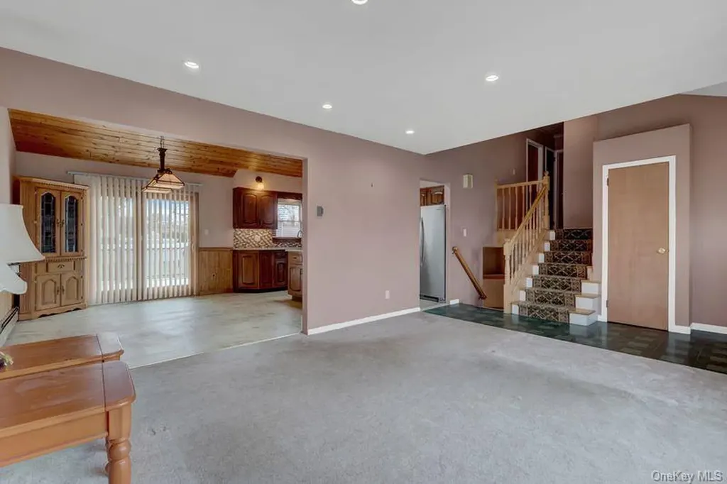 50 Independence Avenue Babylon NY 11702