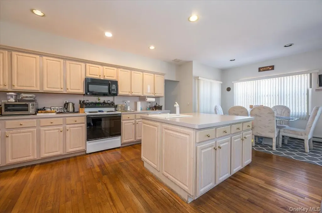 20 Pineacre Drive Smithtown NY 11787