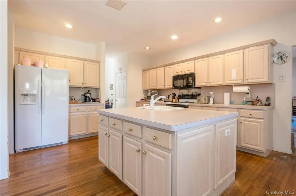 20 Pineacre Drive Smithtown NY 11787