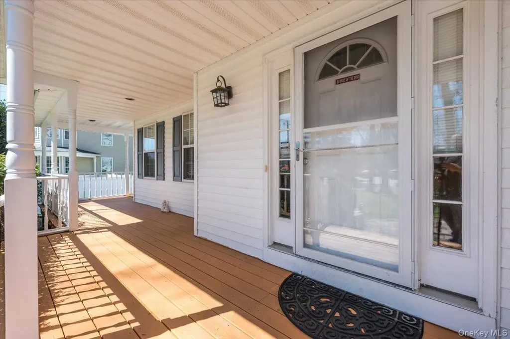20 Pineacre Drive Smithtown NY 11787