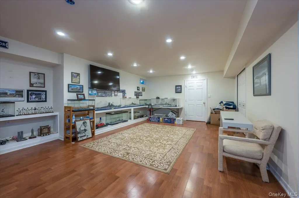 20 Pineacre Drive Smithtown NY 11787