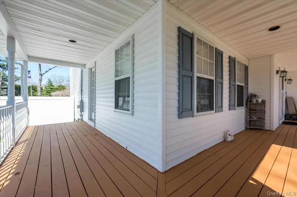 20 Pineacre Drive Smithtown NY 11787