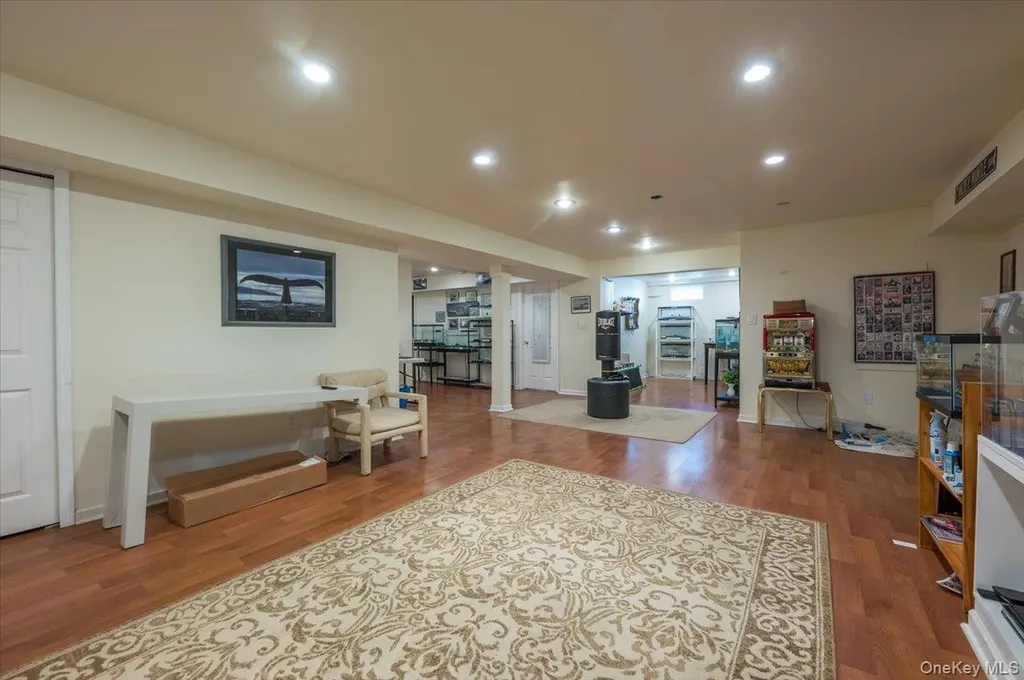 20 Pineacre Drive Smithtown NY 11787