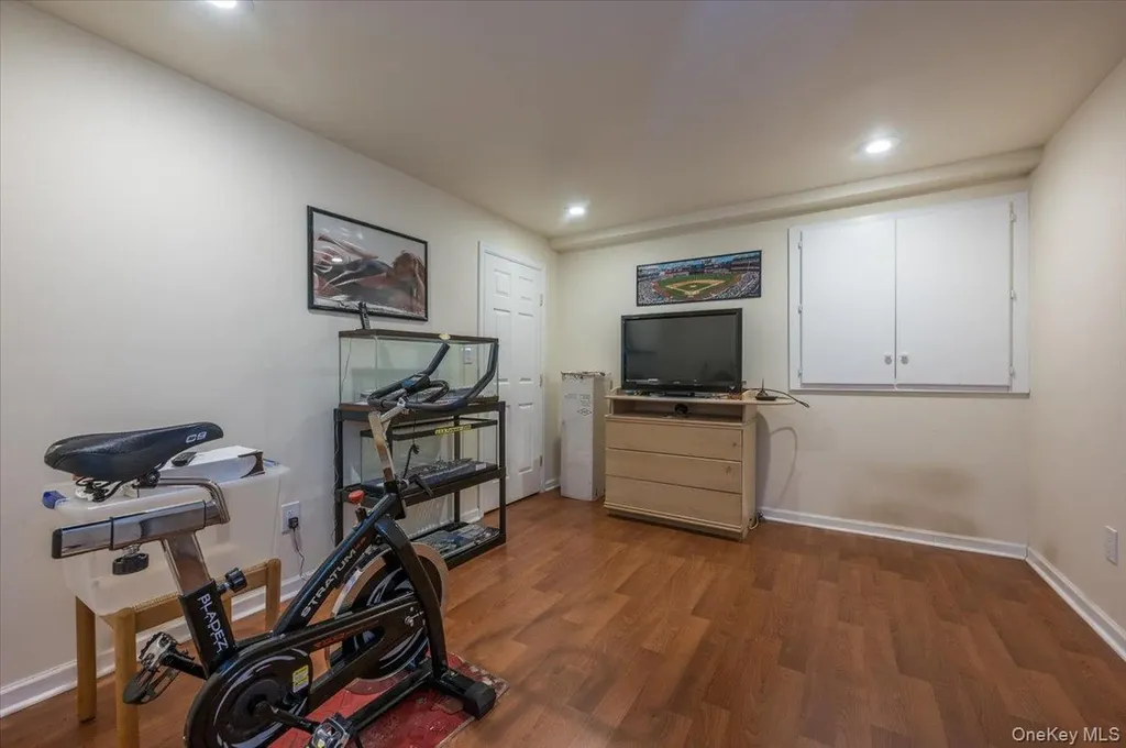 20 Pineacre Drive Smithtown NY 11787