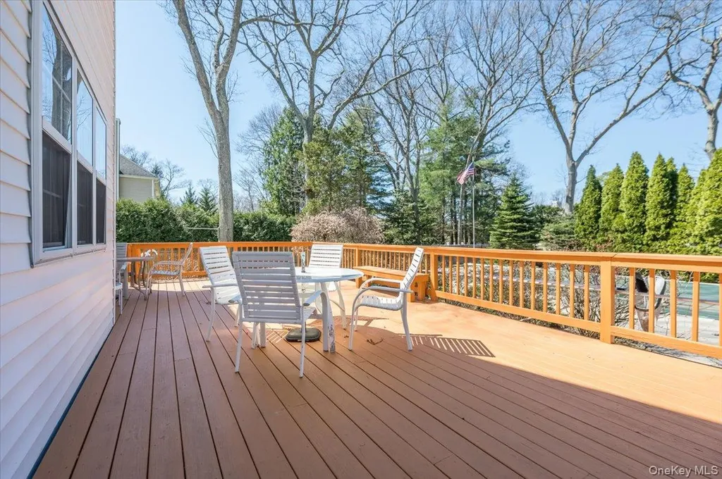 20 Pineacre Drive Smithtown NY 11787