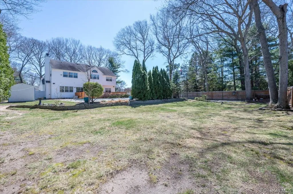 20 Pineacre Drive Smithtown NY 11787