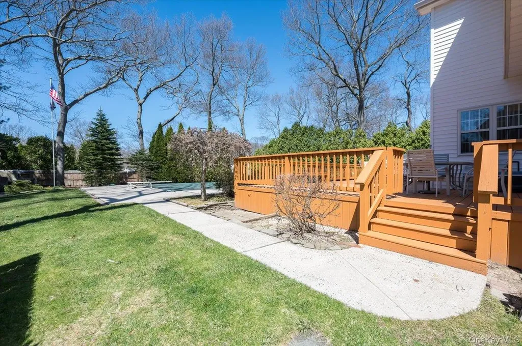 20 Pineacre Drive Smithtown NY 11787