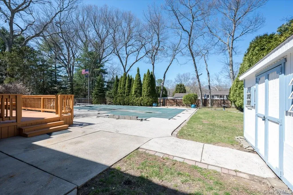 20 Pineacre Drive Smithtown NY 11787