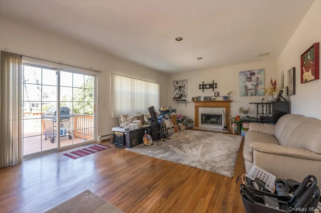 20 Pineacre Drive Smithtown NY 11787