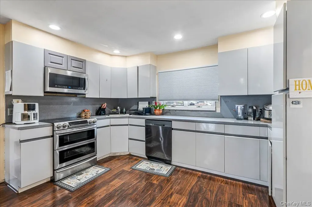 65 Prentice Road Levittown NY 11756
