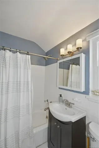 737 Tuckahoe Road Yonkers NY 10710