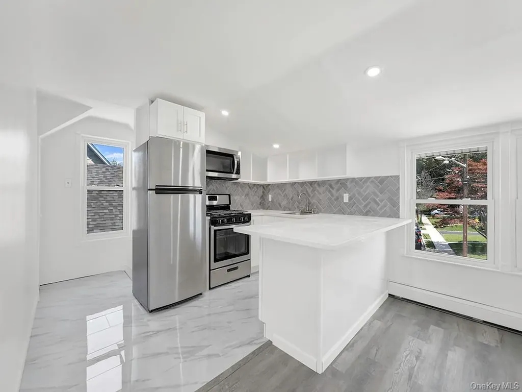 8 Winthrop Street Lynbrook NY 11563