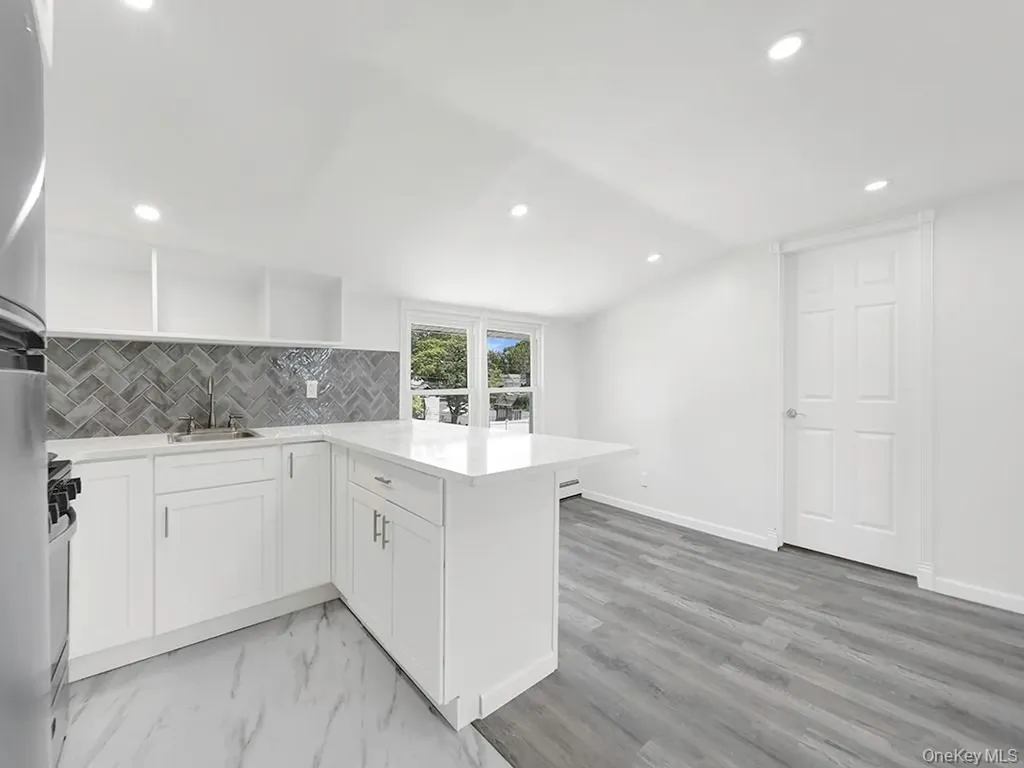 8 Winthrop Street Lynbrook NY 11563