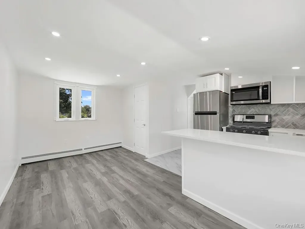 8 Winthrop Street Lynbrook NY 11563