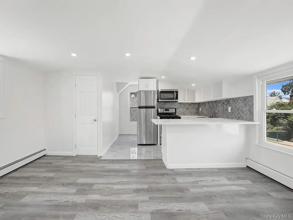 8 Winthrop Street Lynbrook NY 11563