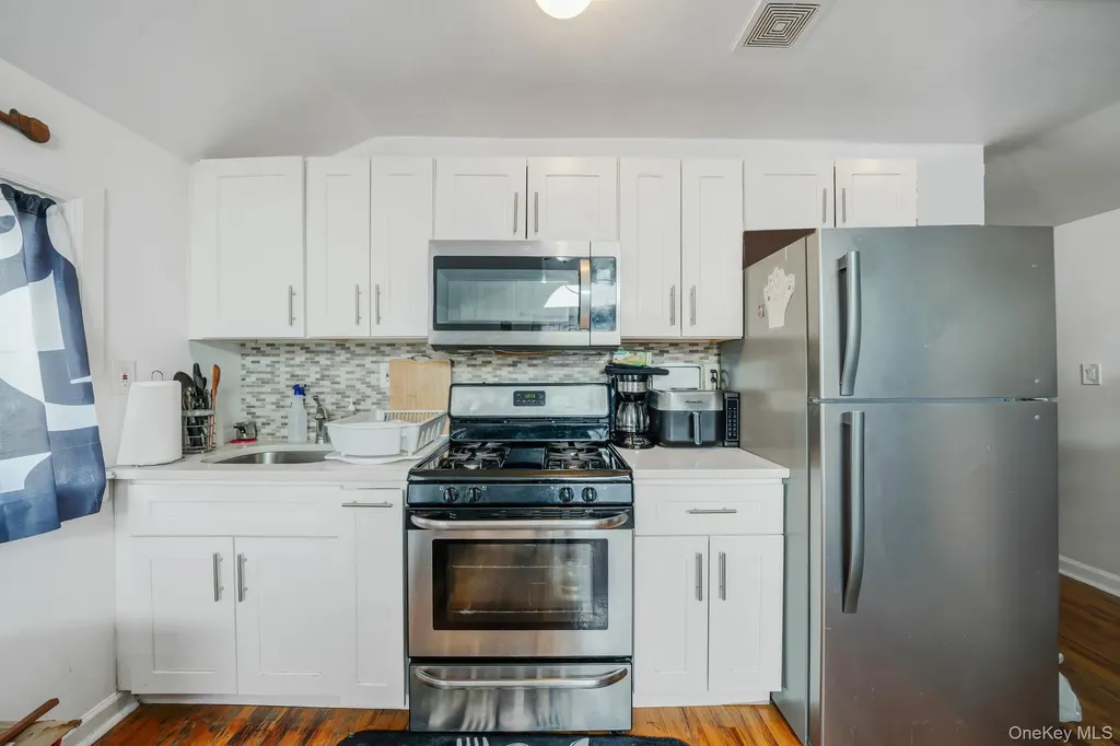 2858 Sampson Avenue Bronx NY 10465
