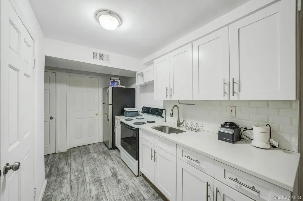 2858 Sampson Avenue Bronx NY 10465