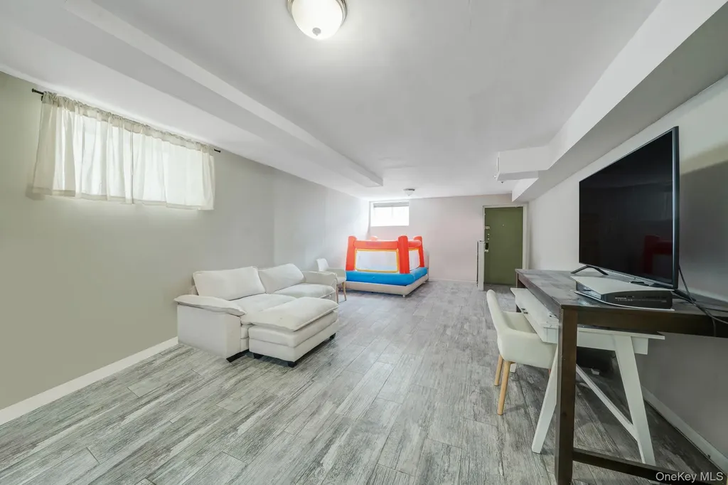 2858 Sampson Avenue Bronx NY 10465