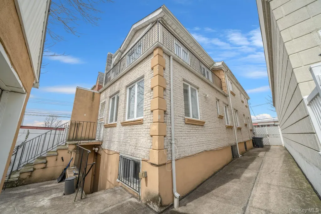 2858 Sampson Avenue Bronx NY 10465