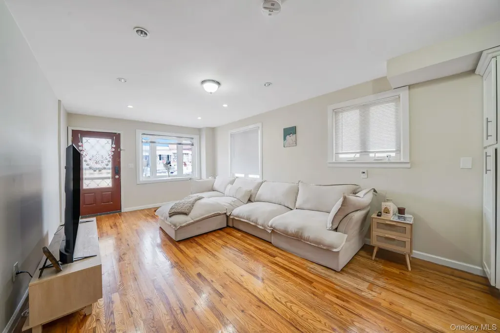 2858 Sampson Avenue Bronx NY 10465