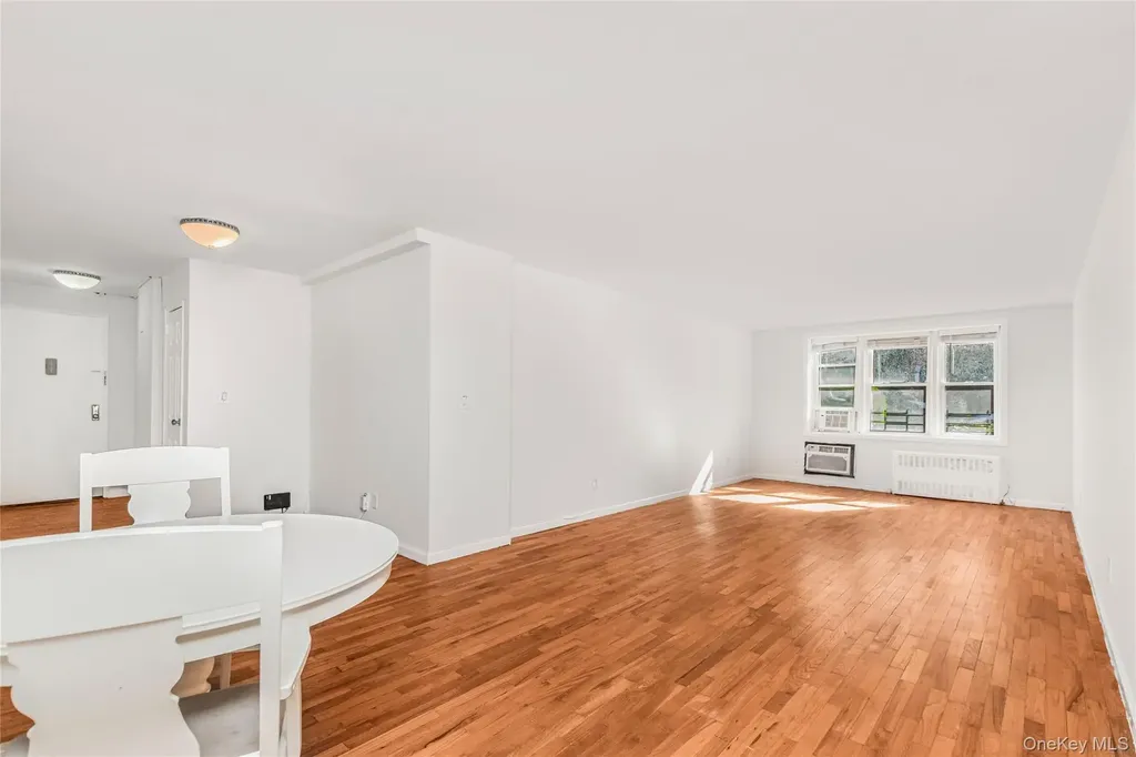 679 Warburton Avenue Yonkers NY 10701
