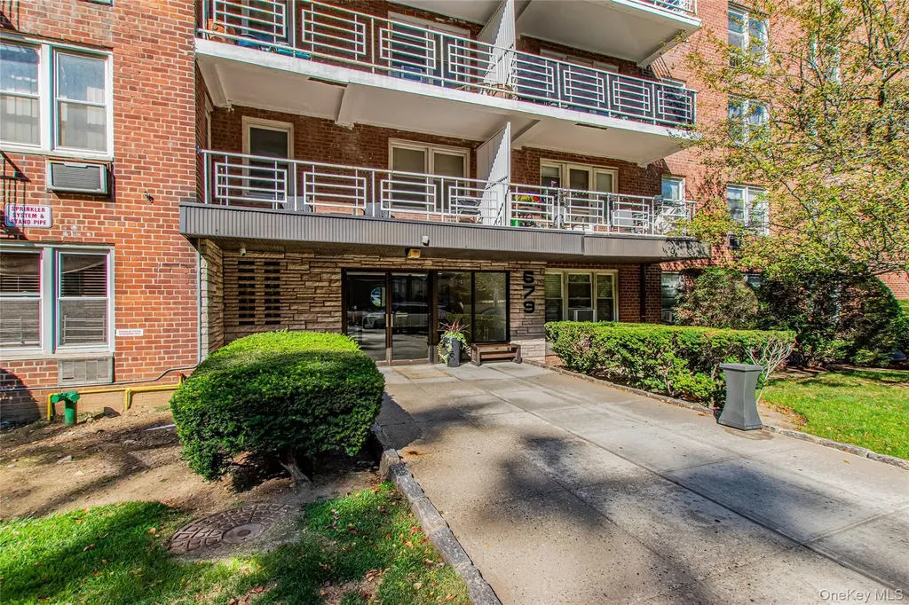 679 Warburton Avenue Yonkers NY 10701