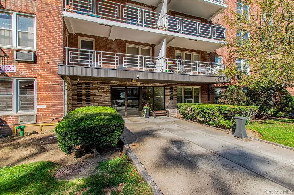 679 Warburton Avenue Yonkers NY 10701