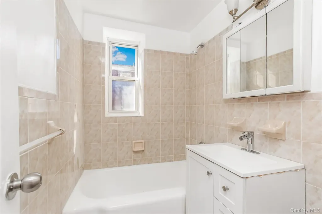 679 Warburton Avenue Yonkers NY 10701