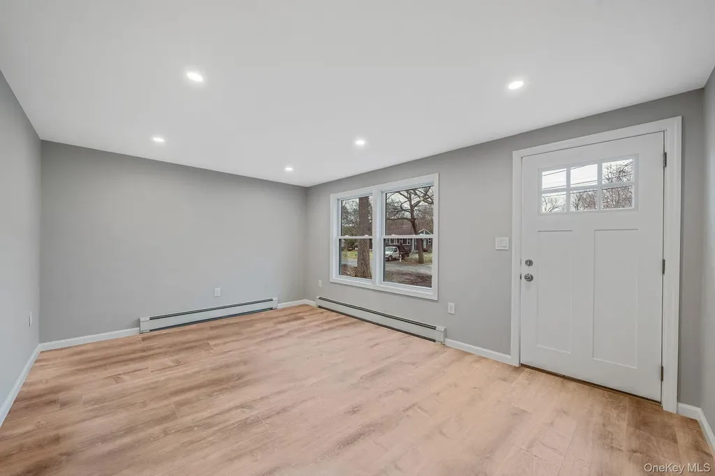 28 Dale Avenue Riverhead NY 11901