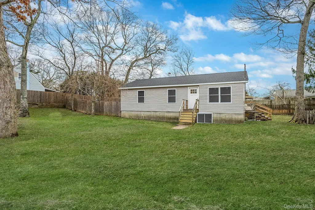 28 Dale Avenue Riverhead NY 11901