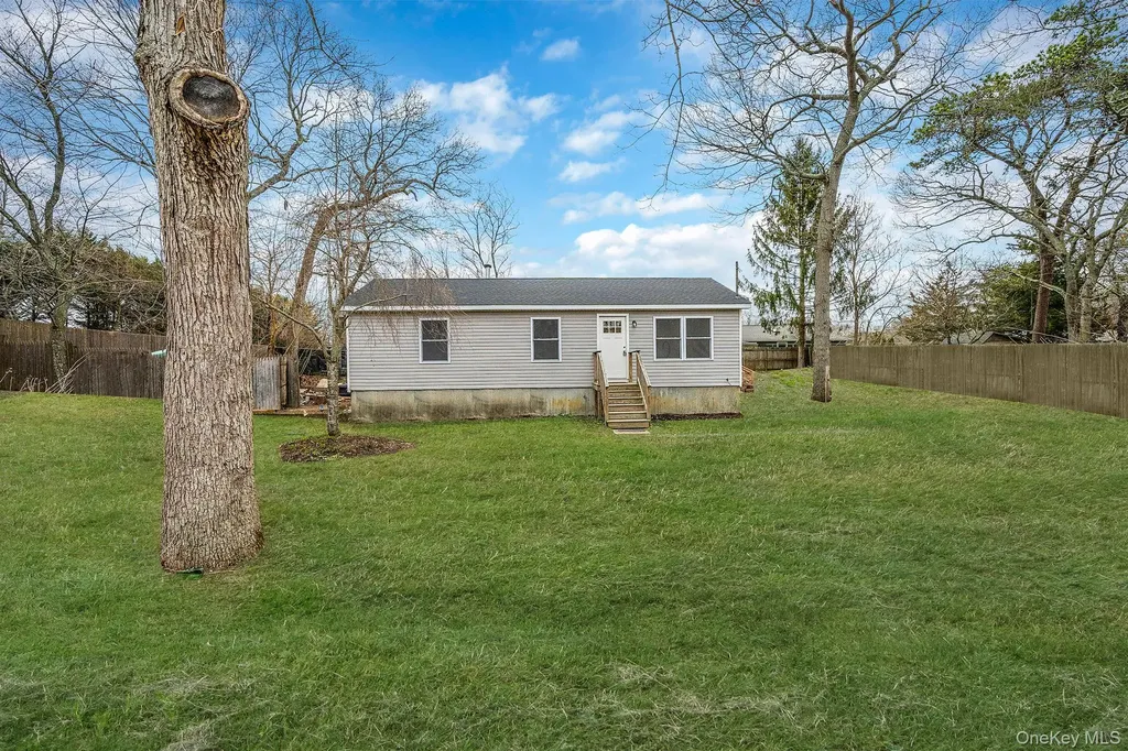 28 Dale Avenue Riverhead NY 11901